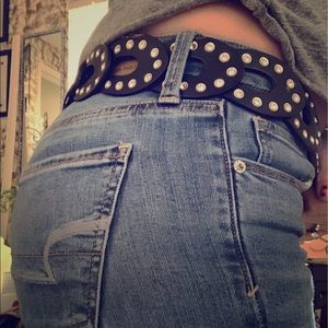 Cache studded leather belt